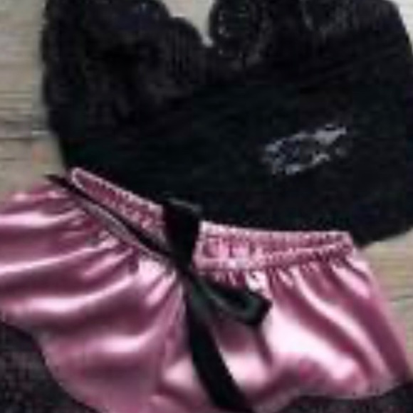 Lingerie - Picture 4 of 8